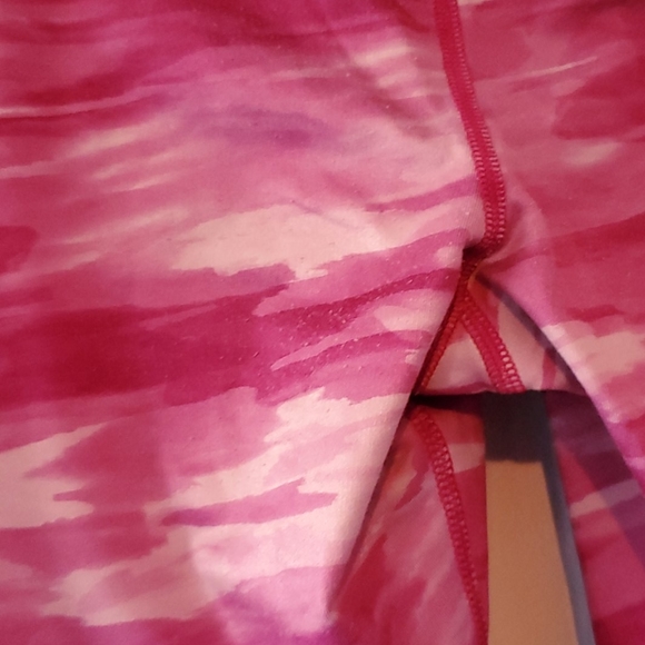 Under Armour pink camo leggings - Picture 6 of 7